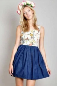 WalG Blumen Denim Rock Kleid Größe Small/Medium UVP £40 CS7 MM 08 - Bild 1 von 8