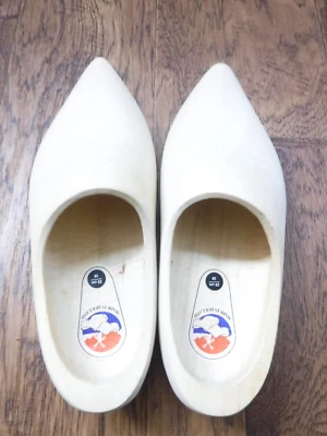 Zapato de madera zueco holandés tallado a mano hecho en Holanda ~Nuevo~ Foto 1 de 4