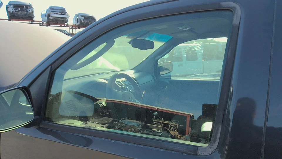 Front Door Glass/window NISSAN XTERRA Left 05 06 07 08 09 10 11 12 13 14 15 - Image 1 of 1