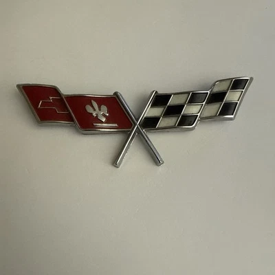 1978-79 Chevrolet Corvette emblema de porta a gás GM 471295. - Imagem 1 de 4