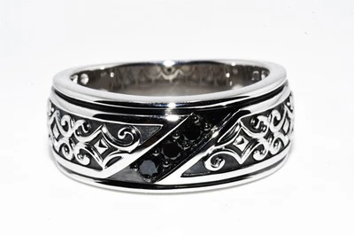 Anillo con racimo de cóctel de diamantes negros irradiados de 0,19 quilates de plata de ley de 0,925 $395 Foto 1 de 4