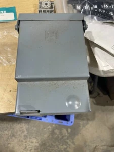 SQUARE D QO-2TR CIRCUIT BREAKER ENCLOSURE  W23 - Picture 1 of 2