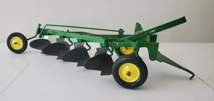 Ertl John Deere Vierbodenpflug verpackt 1/16 - Bild 1 von 10