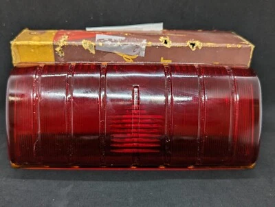 Nuevo de Lote Antiguo 1946 1947 1948 Desoto Custom Deluxe Luz de Parada Central Lámpara Lente Mopar Foto 1 de 4