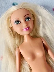 Fashion Blonde Made in China Glamour Girl ? 11.5" - Picture 1 of 7