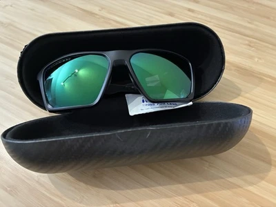 Новые солнцезащитные очки Oakley TARGETLINE 9397-0758 матовые черные с поляризованным нефритовым иридием - Изображение 1 из 4