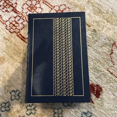 The Right Stuff by Tom Wolfe Easton Press Genuine Leather Collector's Ed ~Rare — 第 1/4 张图片