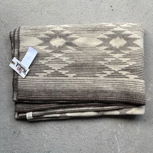 New Woolrich Reversible Blanket 50x72 Brown Beige Sand Aztec Nature Made In USA - Picture 1 of 11