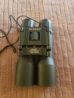 Barska Lucid View 20x Optics Zoom 32mm Camo Binoculars Model/AB10670 - Image 1 of 4