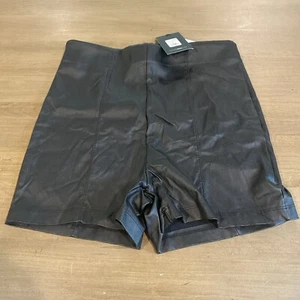 Fashion Nova Neu mit Etikett Damen Ruling The World Shorts Größe XL Elasthan hohe Taille - Bild 1 von 7
