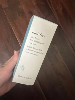 Tónico facial Innisfree Cica con aceite de semilla de bija 6,67 oz/200 ml caducidad 26/12 Foto 1 de 4