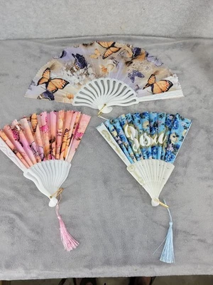 Juego de 3 Abanicos de Mano Plegables Decorativos Estampado Mariposa y Floral con Borlas 16" Foto 1 de 4