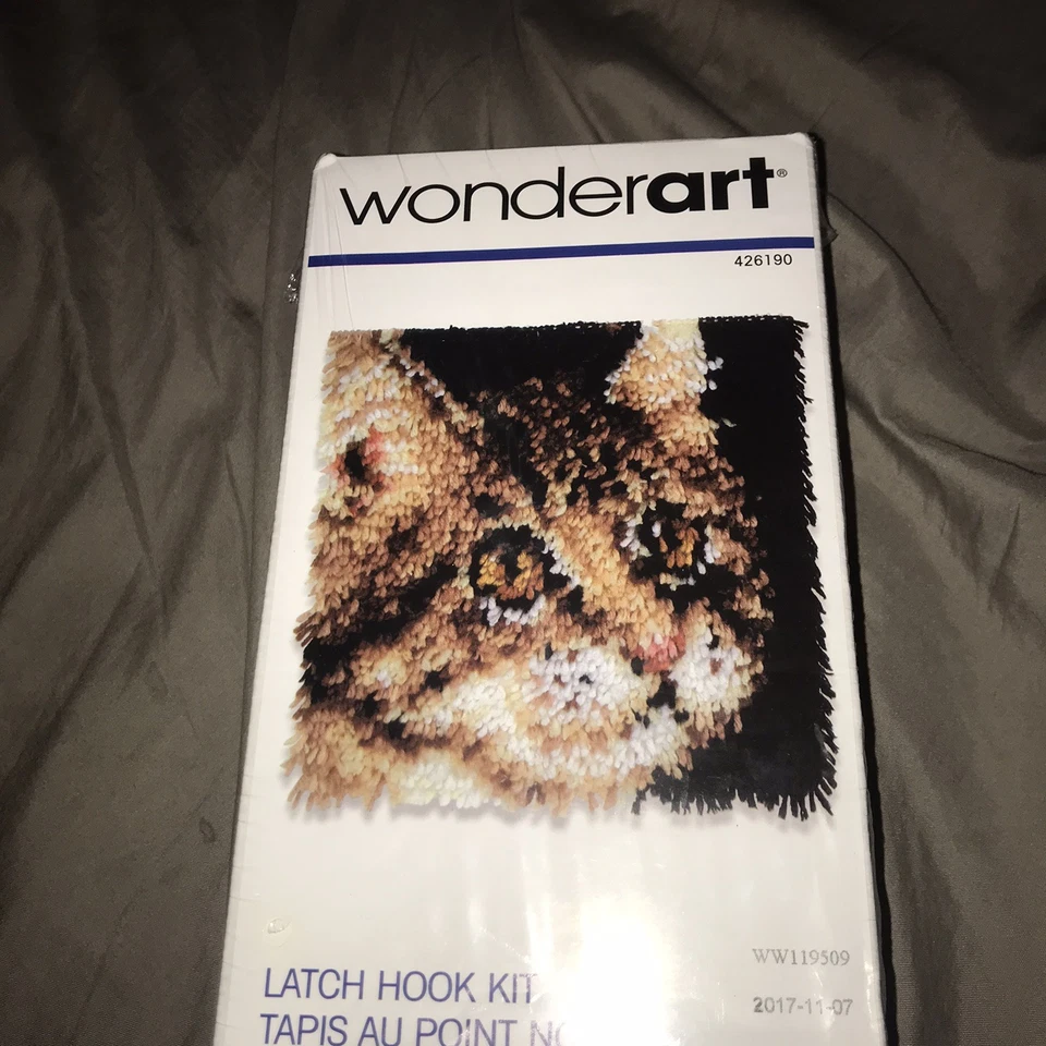 WonderArt 426190 Latch Hook Kit 12 X12 Cat Face Wonder Art S2