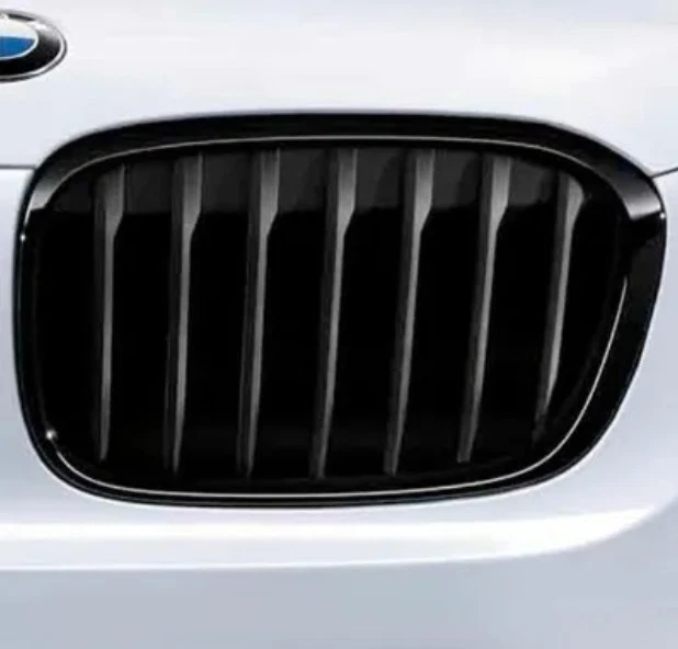 REJILLA DELANTERA IZQUIERDA BMW M PERFORMANCE X5 F15 ORIGINAL OEM 51712334708 Foto 1 de 1