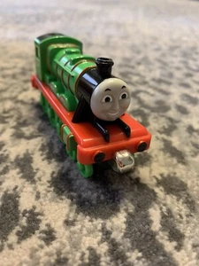 Thomas & Friends Take Town & Play Henry 2002 motor de tren magnético verde de 3 3/4" - Imagen 1 de 7