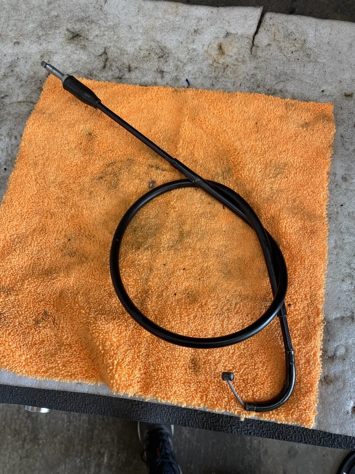 Suzuki Katana 600 2004 OEM embrague cable stock Foto 1 de 4