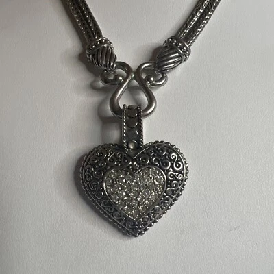 Collar Colgante Lia Sophia Tono Plata Amor Polvo Circonita Cúbica Pavé Corazón Foto 1 de 4