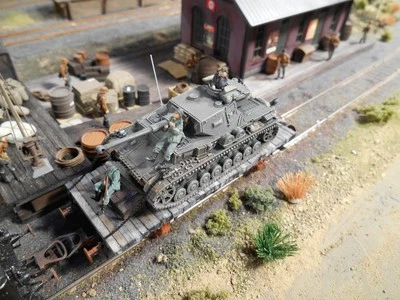 HO Roco Minitank 7th Panzer Army Tank Car with Soldiers A2173 Custom Detail - Image 1 of 3