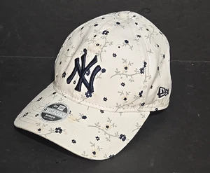 New York Yankees New Era Women's Blossom 9TWENTY Adjustable Hat OSFM - White - Picture 1 of 12