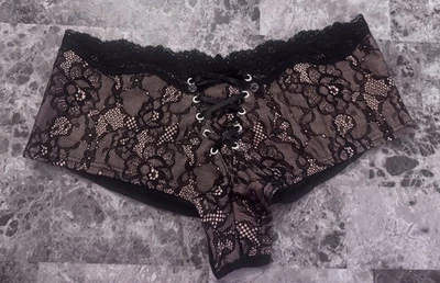 NWT FREDERICK'S OF HOLLYWOOD M LACE UP MESH VINTAGE RARE CHEEKY BOYSHORT PANTIES - Image 1 of 4