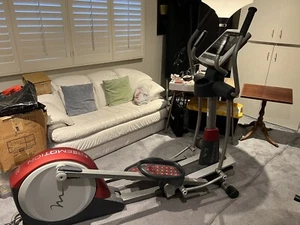 Freemotion 500 Elliptical Crosstrainer Rear Drive Folding Running Machine - Picture 1 of 2