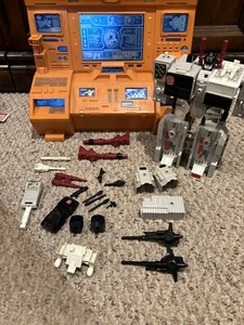 Transformers G1 Autobot City METROPLEX Battle Station 100% Complete Hasbro 1985 - Picture 1 of 1