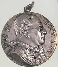 Vintage Catholic Pope Pius XI Silver Tone Medal