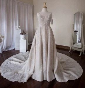 wedding dress - Picture 1 of 6