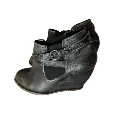 Botas de tornozelo Schuler & Sons femininas Anthropologie couro fivela preta 9B/40 - Imagem 1 de 4