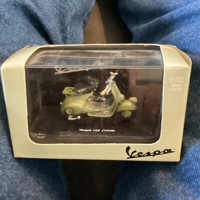 NewRay Vespa 125 Scooter (1948) - 1:32 Scale Diecast - Image 1 of 3