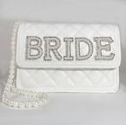 Bride's weiße gesteppte Clutch-Tasche aus Leder (mit aufbringbarer Perlenkette)