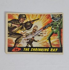 1962 Topps Mars Attacks #24 The Shrinking Ray
