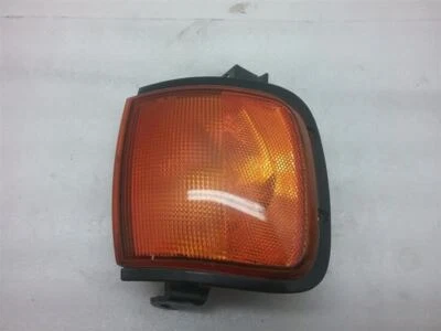 Luz de estacionamiento esquina derecha pasajero lámpara señal de giro 1999 ISUZU RODEO HO-40P Foto 1 de 3