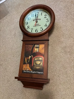 Orologio in legno liquore Lochan Ora con punto bottiglia portaoggetti mai usato - Immagine 1 di 4