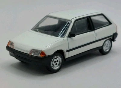 Norev 1/64 . Citroen Ax 14 Trs Blanc  Neuf  avec sa  boite. - Photo 1/4