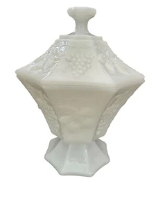 Anchor Hocking Milk Glass Candy Dish With Lid Grapes Leaves Vintage - Picture 1 of 11