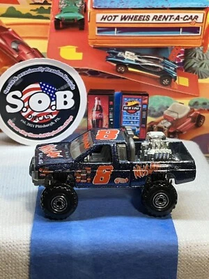 Nissan 1987 carrocería dura camioneta 4x4 azul fundido a presión 1:64 excelente estado Hot Wheels Foto 1 de 4