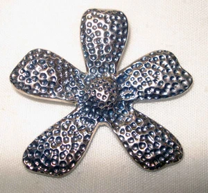 Silpada Thailand Sterling Silver Textured Hammered Daisy Flower Necklace Pendant - Picture 1 of 6