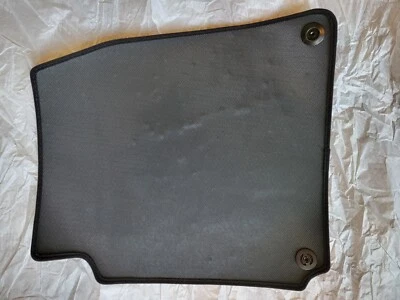 Alfombrilla Ferrari FF (USA) OEM, delantera derecha, negra, completa con botón Foto 1 de 2