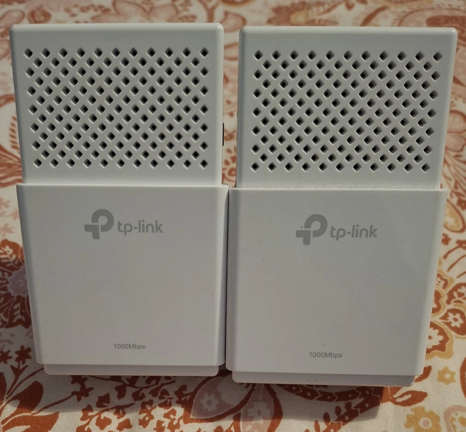TP-Link TL-PA7010 KIT 1000Mbit/s Gigabit Ethernet HomePlug AV2 - Immagine 1 di 3