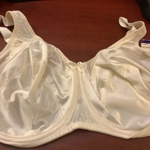 Vintage NEW/NWT~Vanity Fair/Bra~C Glow/Cream Color~Style #75102~Made USA - Picture 1 of 3