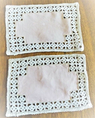  Napperons début XXe en lin rose et dentelle - 25 cm x 17 cm - Photo 1/4