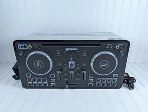 Gemini MIX2GO PRO Mezclador DJ Portátil con Altavoces Incorporados y Espectáculo de Luces LED - Imagen 1 de 8