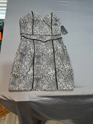 Guess Tulip Dress Size 8 Jet Black Ivory Python Snake Print Strapless Women New - Image 1 of 4