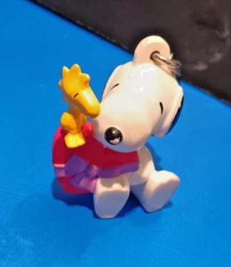 Vintage Valentine Snoopy and Woodstock Peanuts Plastic Keychain Backpack Clip - Picture 1 of 6