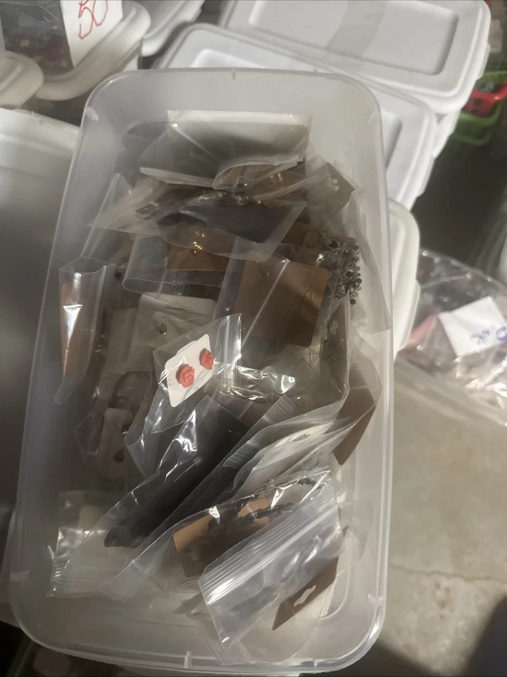 Lote de joyas al por mayor - 40 pares de pendientes de alta calidad vendedor de EE. UU. envío rápido Foto 1 de 2