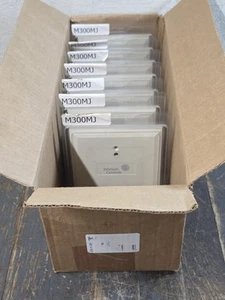 JOHNSON CONTROLS M300MJ ADDRESSABLE MONITOR MODULE - IVORY COVER - NEW - 7 AVAIL - Imagen 1 de 7