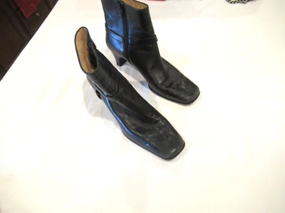 Salvatore Ferragamo botas de cuero negro, talla. 6,5B Foto 1 de 4