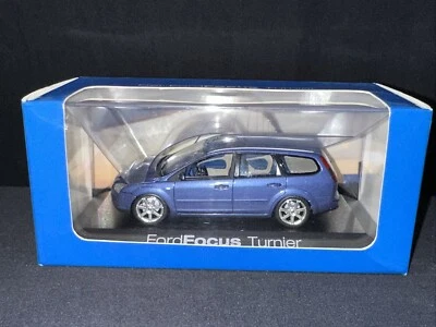 Coche diecast Ford Focus Turnier Minichamps 1:43 azul metálico Foto 1 de 4