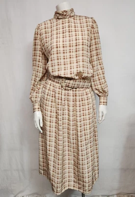 Vintage David Haynes 80's/90's Size 8 Blouse & Skirt Set With Belt 100% Silk - Image 1 of 4